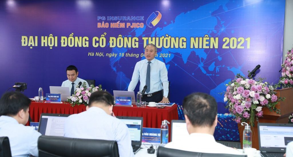 Ông Trần Ngọc Năm - CTHĐQT và ông Đào Nam Hải - TGĐ PJICO tại ĐHĐCĐ 2021